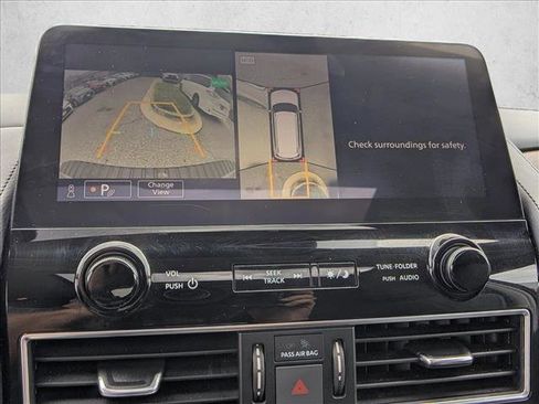 Used 2023 Nissan Armada SL w/ Captain's Chairs Package image 22