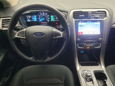 Used 2019 Ford Fusion SE image 22