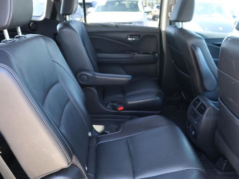 Used 2016 Honda Pilot Touring image 16