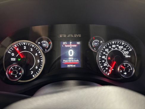 Used 2021 RAM 1500 Big Horn image 12