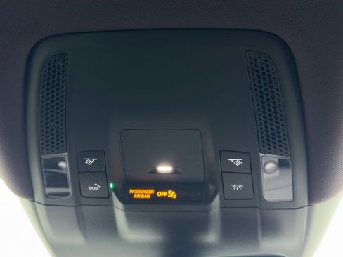 Used 2025 Porsche Taycan 4S image 39