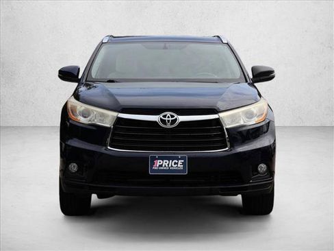 Used 2016 Toyota Highlander XLE AWD/4WD image 2