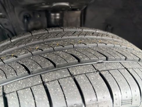 Used 2023 Toyota RAV4 XLE Premium image 27