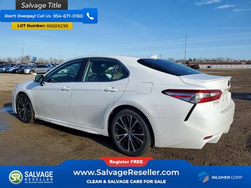 Used 2020 Toyota Camry SE image 3