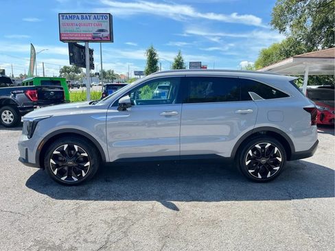 Used 2025 Kia Sorento SX FWD image 8