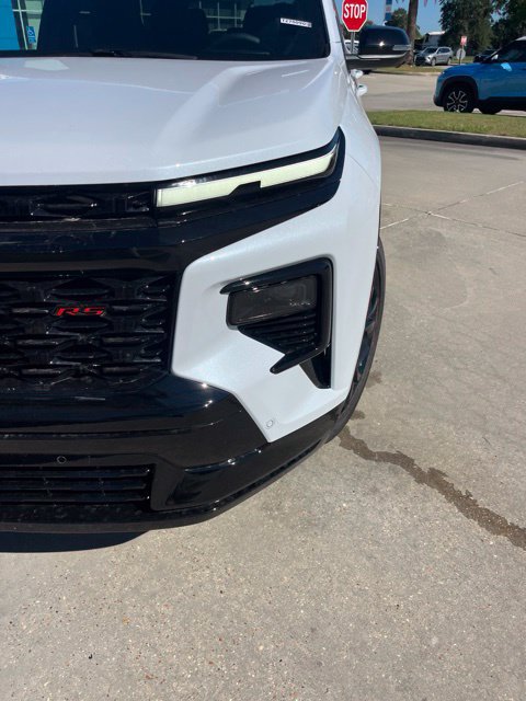 New 2027 Chevrolet Traverse RS w/ LPO, Floor Liner Package FWD image 14