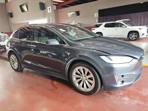 Used 2017 Tesla Model X 90D AWD/4WD image 4