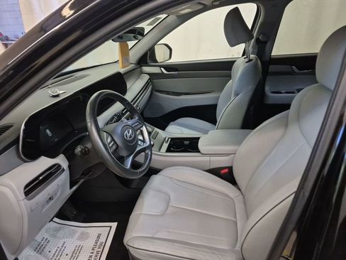 Used 2023 Hyundai Palisade SEL w/ Winter Package AWD/4WD image 3