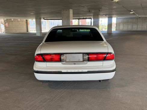 Used 1999 Buick Le Sabre Custom w/ Headliner Lighting Pkg FWD image 18