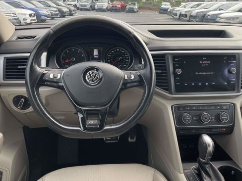 Used 2018 Volkswagen Atlas SE w/ R-Line Package FWD image 16