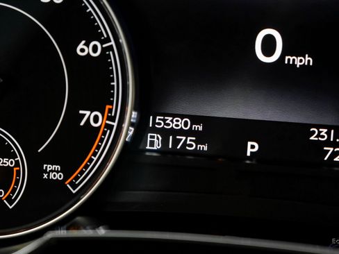 Used 2019 Bentley Bentayga image 75