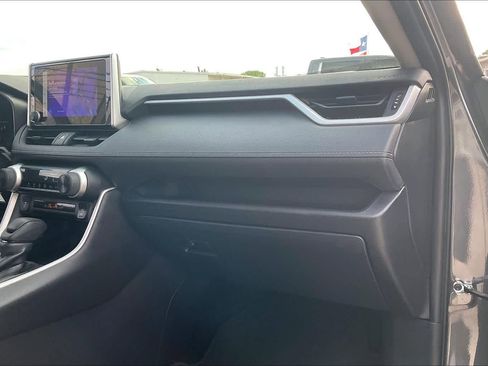 Used 2025 Toyota RAV4 LE image 18