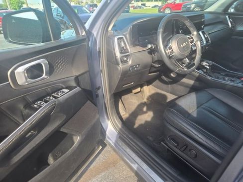 Used 2023 Kia Sorento SX AWD/4WD image 4