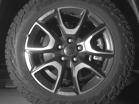 Used 2025 Jeep Compass Trailhawk AWD/4WD image 13
