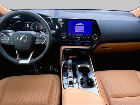 Used 2025 Lexus NX 250 FWD w/ Towing Package (2000 Lbs) image 14