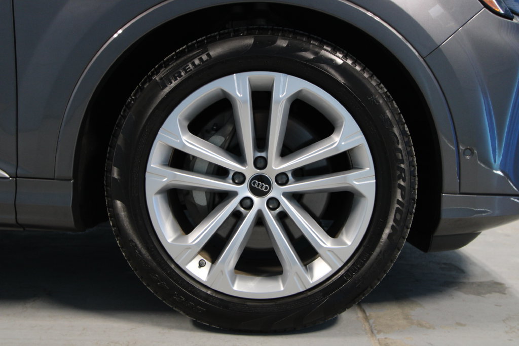 Used 2025 Audi Q7 3.0T Prestige w/ Prestige Package AWD/4WD image 38