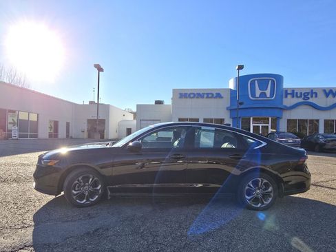 Used 2024 Honda Accord EX image 12