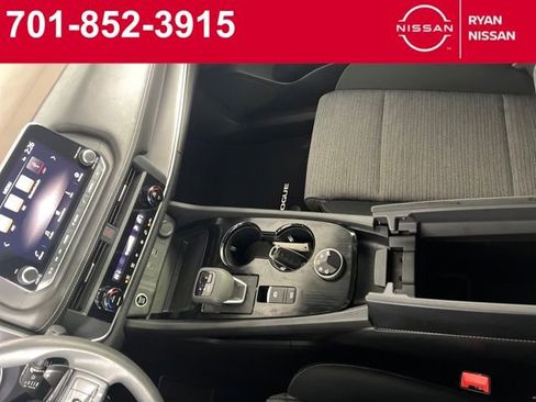 Certified 2023 Nissan Rogue SV image 23