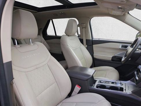 Used 2022 Ford Explorer Platinum w/ Equipment Group 601A image 22