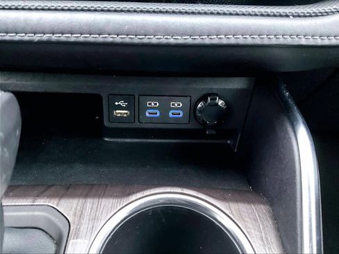 Used 2022 Toyota Highlander Platinum image 28