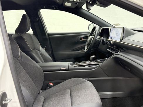 Used 2024 Toyota Crown XLE image 21