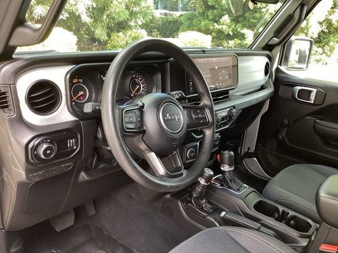 Used 2024 Jeep Wrangler Sport AWD/4WD image 11