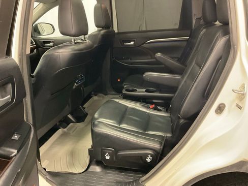 Used 2014 Toyota Highlander Limited Platinum AWD/4WD image 33
