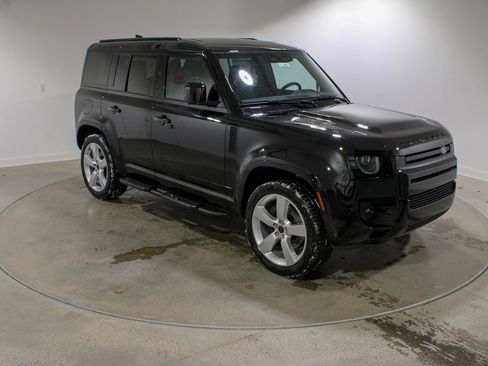 New 2026 Land Rover Defender 110 X-Dynamic SE image 7