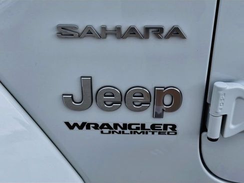 Used 2021 Jeep Wrangler Unlimited Sahara AWD/4WD image 11