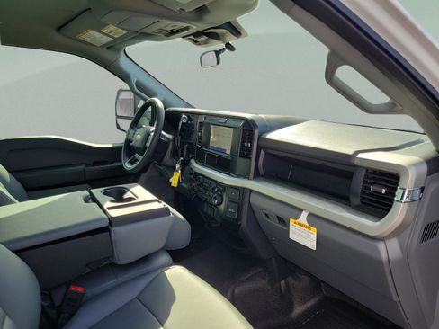 New 2026 Ford F250 XL w/ F-250 >10K GVWR Package image 25