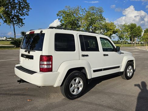 Used 2010 Jeep Liberty Sport w/ Popular Equipment Group image 5