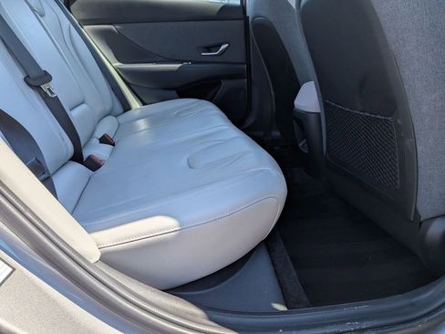 Used 2025 Hyundai Elantra Limited FWD image 31