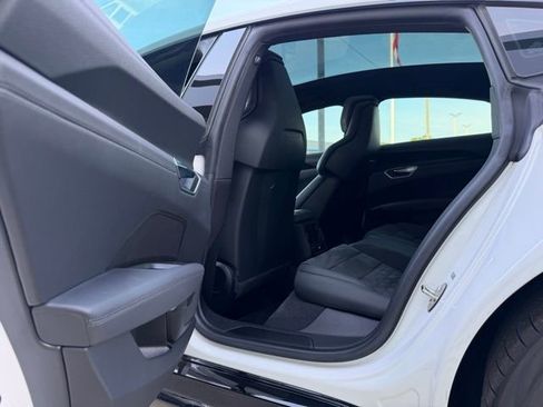 Used 2022 Audi e-tron GT Premium Plus image 6