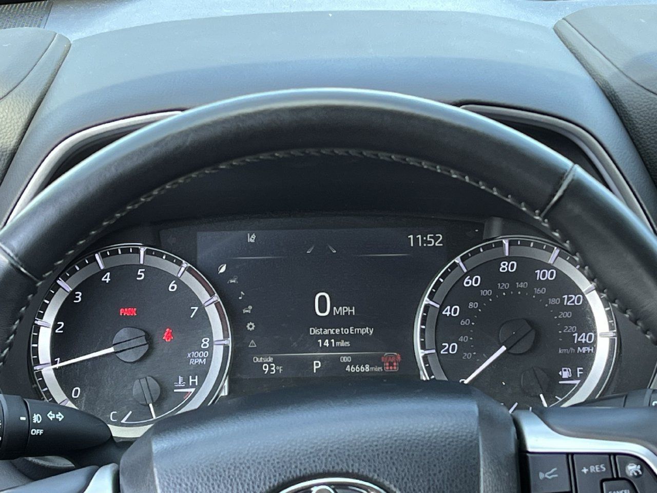 Used 2024 Toyota Highlander XLE FWD image 13