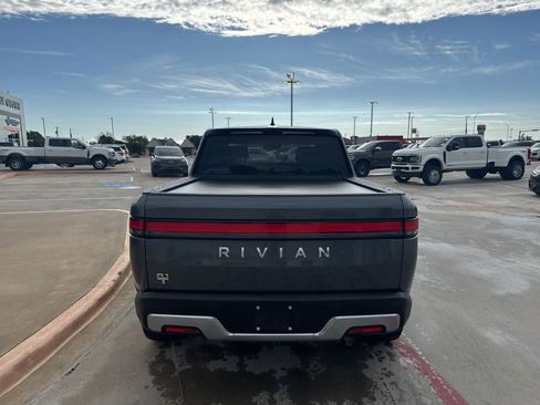 Used 2022 Rivian R1T Adventure AWD/4WD image 6