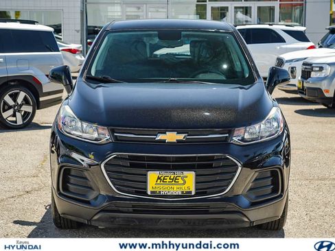 Used 2020 Chevrolet Trax LS w/ Tint and Cruise Package FWD image 2