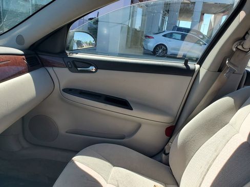 Used 2009 Chevrolet Impala LT FWD image 13