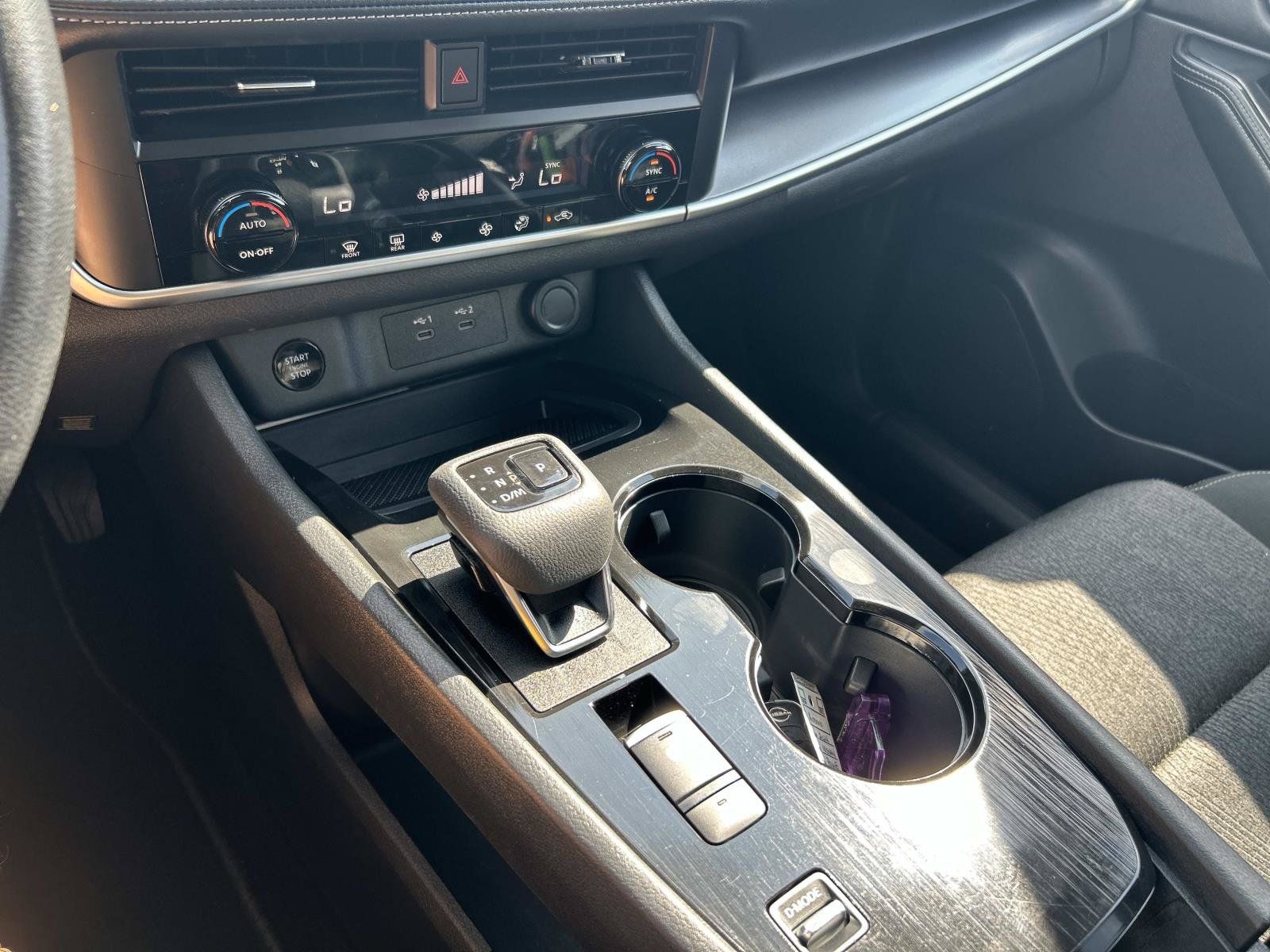 Used 2024 Nissan Rogue SV FWD image 31