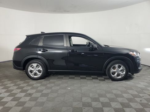 Certified 2023 Honda HR-V LX image 3