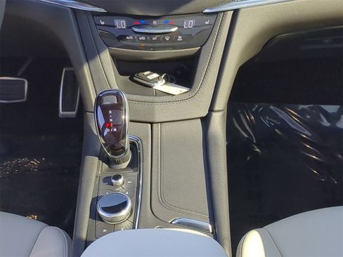 Used 2025 Cadillac XT5 Sportv image 23