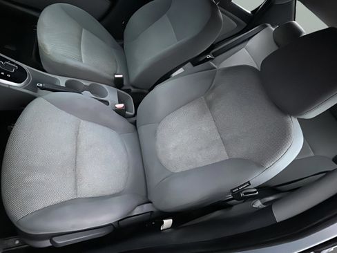 Used 2012 Hyundai Accent GLS image 16