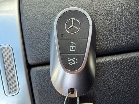 Used 2025 Mercedes-Benz C 300 Sedan image 28