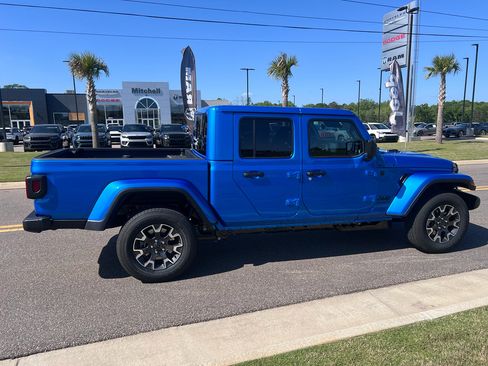 New 2026 Jeep Gladiator Sport image 4