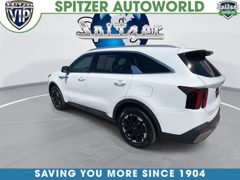 Certified 2025 Kia Sorento S FWD image 7