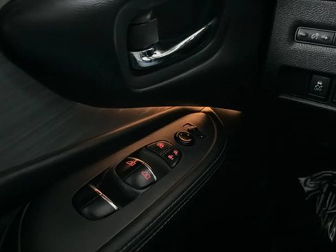 Used 2017 Nissan Murano SL FWD image 16
