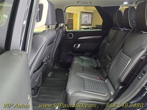 Used 2017 Land Rover Discovery First Edition image 25