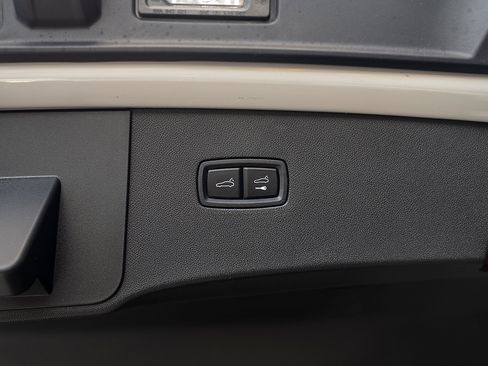 Certified 2025 Porsche Cayenne Coupe image 25