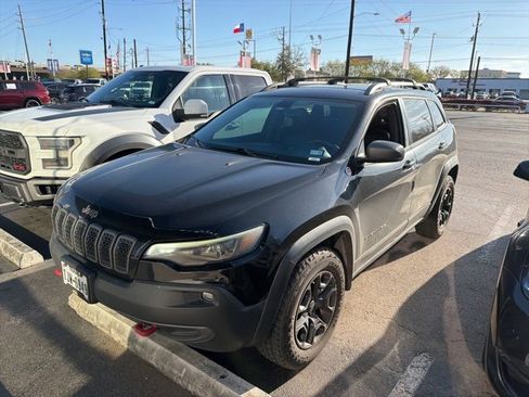 Used 2020 Jeep Cherokee Trailhawk image 1