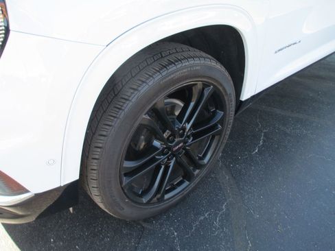 Used 2024 GMC Acadia Denali w/ Super Cruise Package AWD/4WD image 13