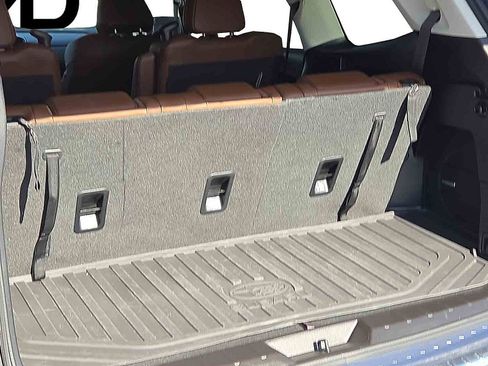 Used 2025 Subaru Ascent Touring image 8